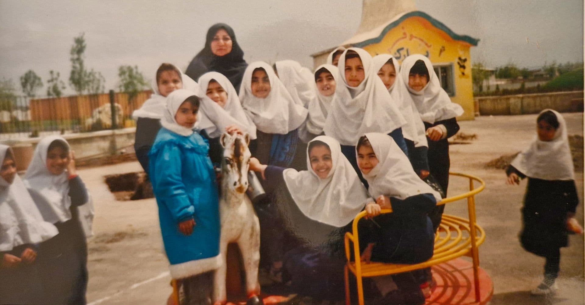 عکس از آلبوم شخصى ریحان عطاردى
